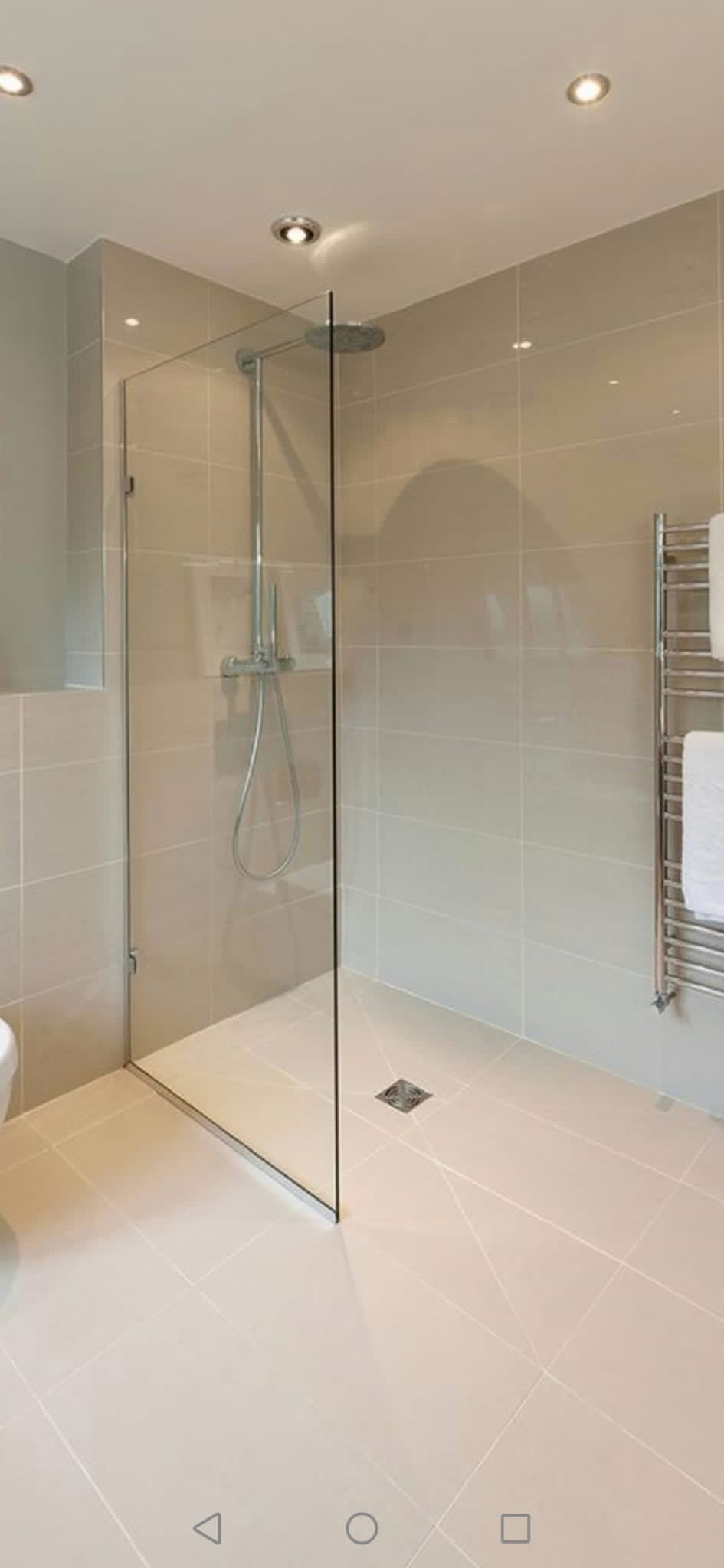 Douche à l'italienne contemporaine