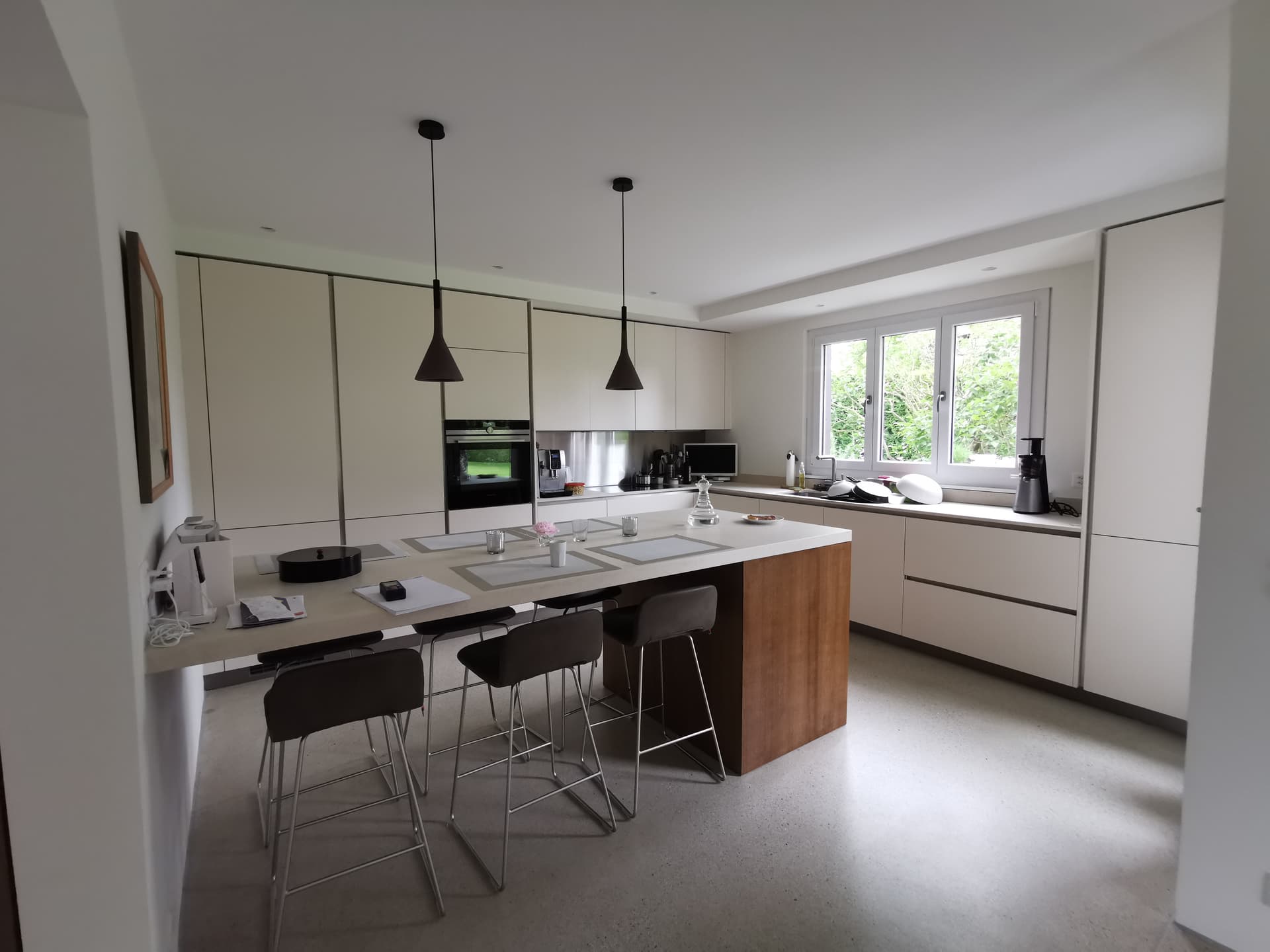 Intérieur contemporain minimaliste