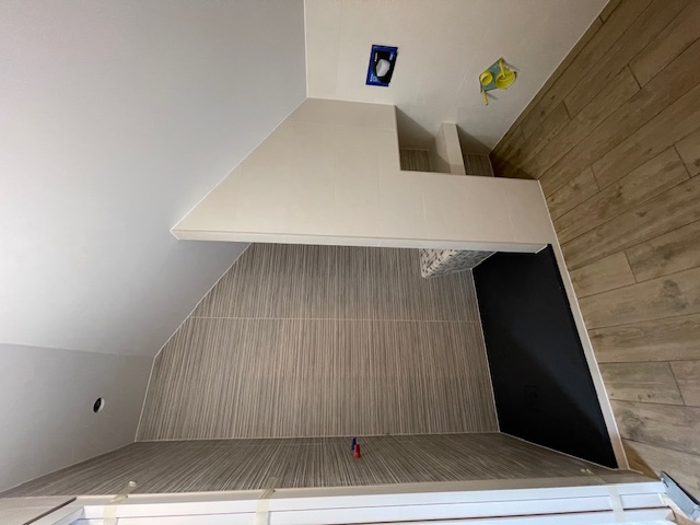 Douche moderne avec carrelage strié - Photo 3